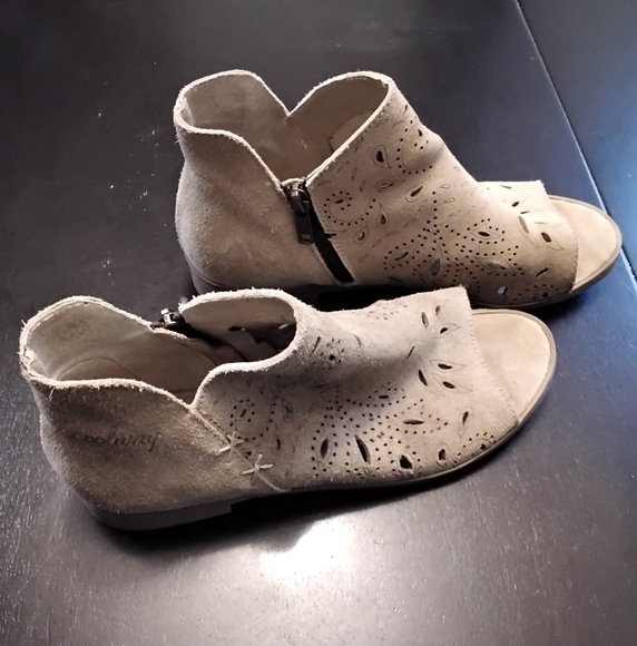 COPY - Coolway Women's Nelia Booties   Size 7.5 - Picture 2 of 7